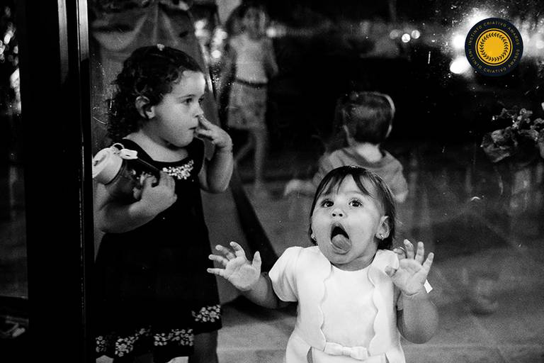 ensaio de aniversário – festa infantil – festa de criança – foto premiada – instinto criativo – Pelotas – Antonio Rocha Fotografias – Fotógrafo de Crianças – Fotógrafo de Eventos – brincadeira de criança – festa em casa – festa no salão - playground