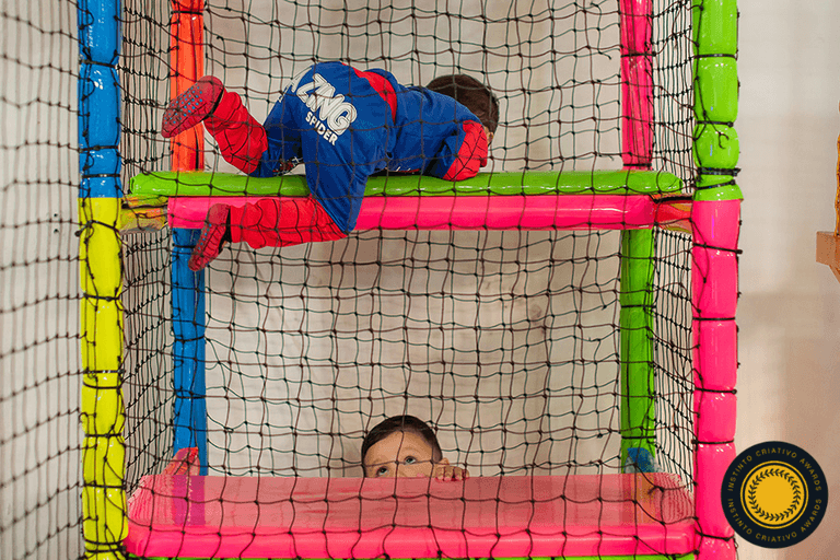 ensaio de aniversário – festa infantil – festa de criança – foto premiada – Pelotas – Antonio Rocha Fotografias – Fotógrafo de Crianças – Fotógrafo de Eventos – brincadeira de criança – festa em casa – festa no salão – playground