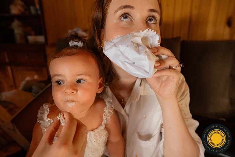 hamburguer - Aninha - Ana - Festa no Sítio - 1 ano - Primeiro Aninho - Flores - Docinho - Batatinha Frita - Festa na Piscina - Antonio Rocha Fotografias - Pelotas - Fotógrafo de Criança - Festa de Criança - Mamãe de primeira viagem