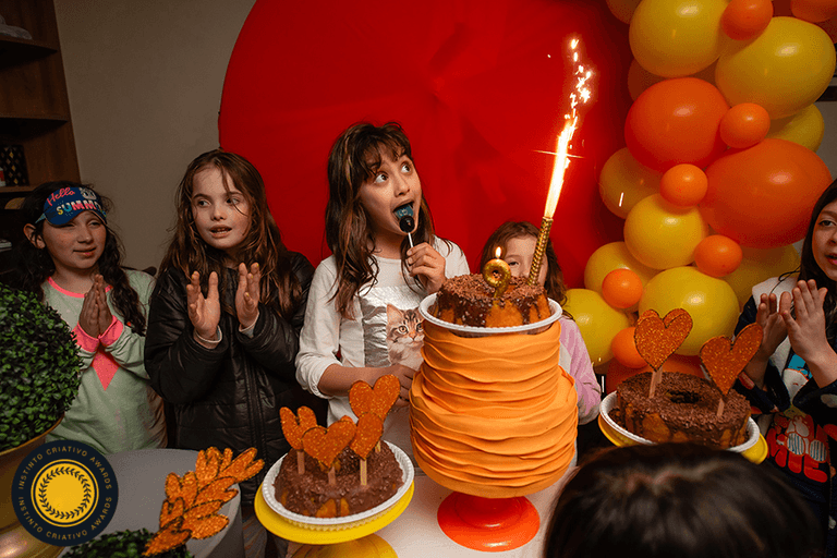 ensaio de aniversário – festa infantil – festa de criança – foto premiada – Pelotas – Antonio Rocha Fotografias – Fotógrafo de Crianças – Fotógrafo de Eventos – brincadeira de criança – festa em casa – festa no salão – playground