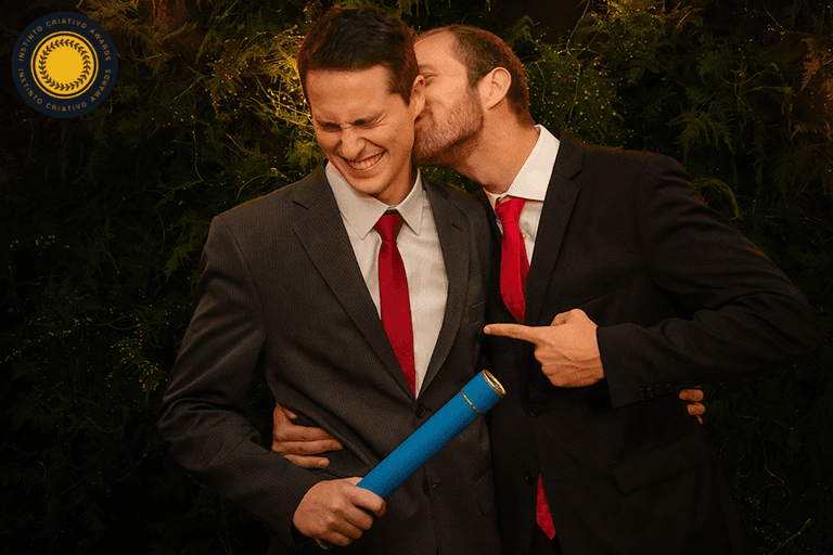 Fotografia real – fotografia documental – fotografia formatura – recepção de formatura – festa de formatura – baile de formatura – balada – Pelotas – Antonio Rocha Fotografia – Fotógrafo de Pessoas – toga – fotos de formatura