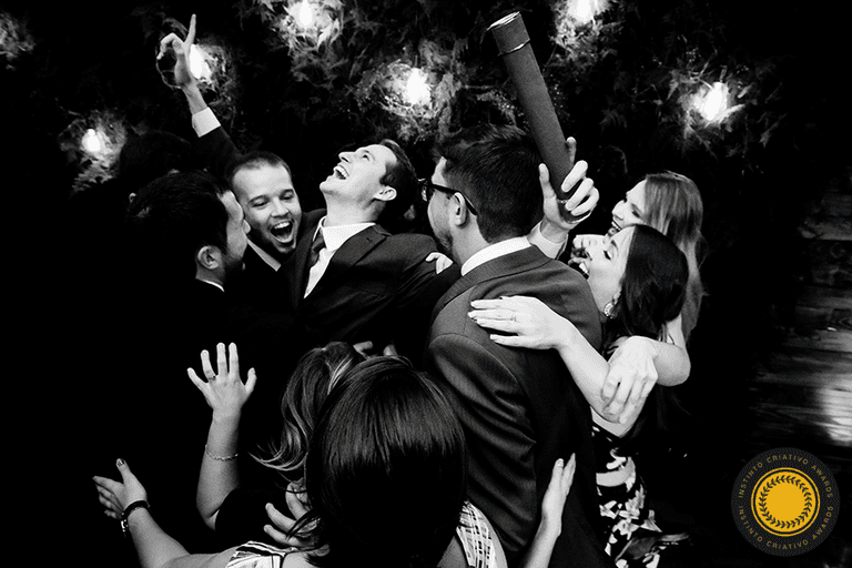 Fotografia real – fotografia documental – fotografia formatura – recepção de formatura – festa de formatura – baile de formatura – balada – Pelotas – Antonio Rocha Fotografia – Fotógrafo de Pessoas – toga – fotos de formatura