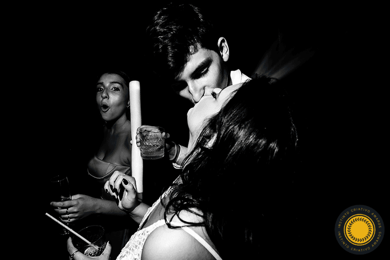 Fotografia real – fotografia documental – fotografia formatura – recepção de formatura – festa de formatura – baile de formatura – balada – Pelotas – Antonio Rocha Fotografia – Fotógrafo de Pessoas – toga – fotos de formatura