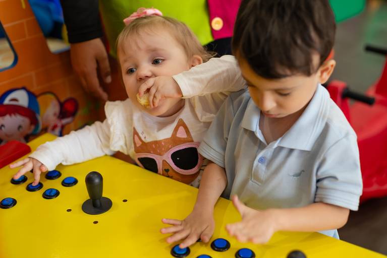 festa infantil – coleção premiada – festa de criança – festa infantil – festa de criança – festa no salão - Inácio – Pelotas – Antonio Rocha Fotografias – Fotógrafo de Crianças – Fotógrafo de Eventos - pet da família - cachorro - bluey - loly pop