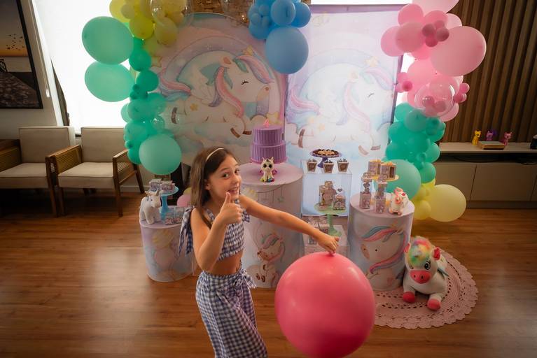 festa infantil – coleção premiada – festa infantil – festa de criança – festa no clube- Beatriz – Pelotas – Antonio Rocha Fotografias – Fotógrafo de Crianças – Fotógrafo de Eventos - festa em casa - unicórnio - batatinha - balão surpresa - bola de sabão