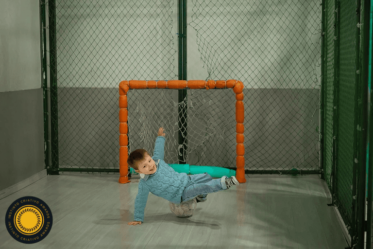 Festa Infantil - Festa de Criança - Brincadeira de Criança - Docinhos - Personalizados Mesa Festa Infantil - Brinquedo Inflável - Cama Elástica - Brinquedão - Fralda - Aniversário de Futebol - Pracinha - Fotógrafo - Antonio Rocha Fotografias - Pelotas