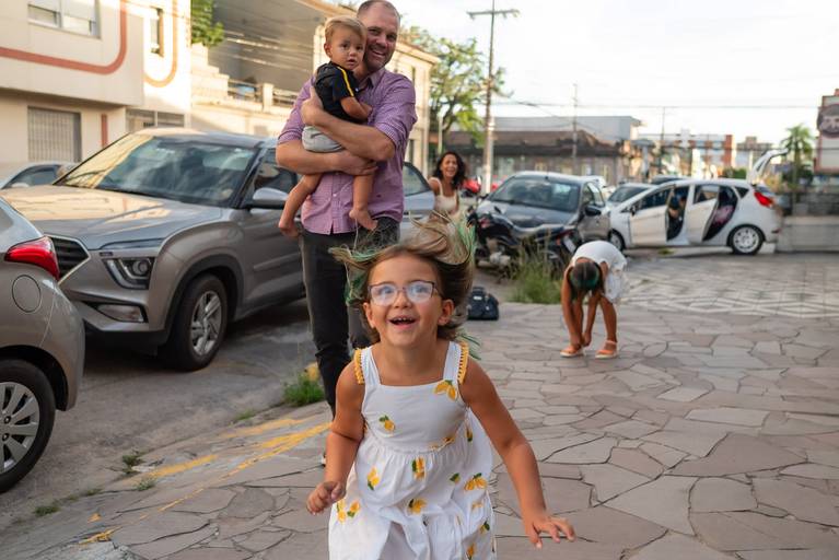 festa infantil – coleção premiada – festa de criança – ensaio de aniversário – festa infantil – festa de criança – festa no salão - alice – Pelotas – Antonio Rocha Fotografias – Fotógrafo de Crianças – Fotógrafo de Eventos -porquinho da india - pirulito
