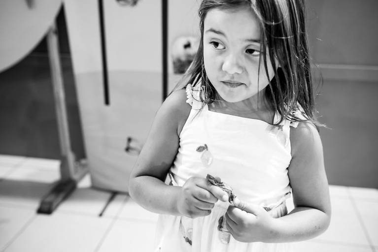 festa infantil – coleção premiada – festa de criança – ensaio de aniversário – festa infantil – festa de criança – festa no salão - alice – Pelotas – Antonio Rocha Fotografias – Fotógrafo de Crianças – Fotógrafo de Eventos -porquinho da india - pirulito
