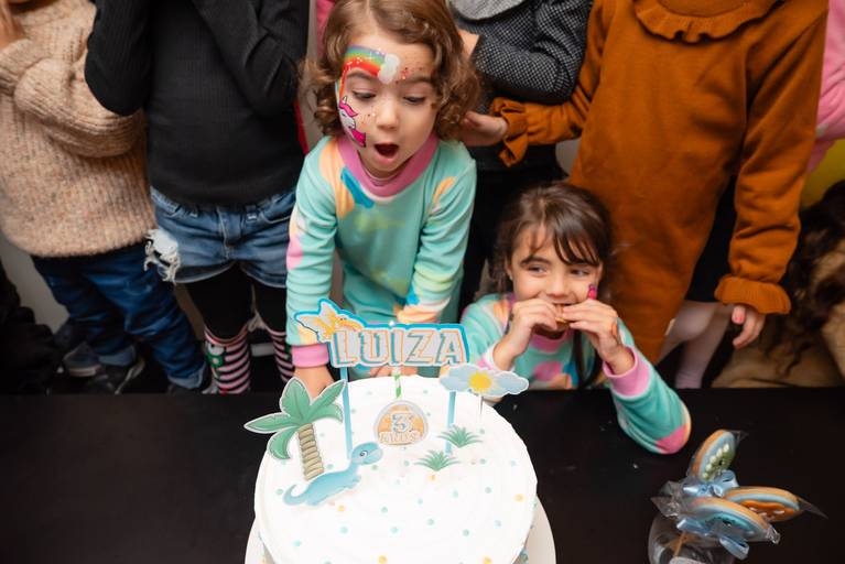 festa infantil – coleção premiada – festa de criança – ensaio de aniversário – festa infantil – festa de criança – luíza - lulu - Pelotas – Antonio Rocha Fotografias – Fotógrafo de Crianças – Fotógrafo de Evento -dinossauros – balão surpresa – salão festa