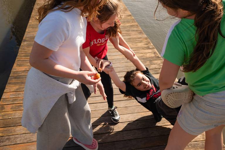 festa infantil – coleção premiada – festa de criança – ensaio de aniversário – festa infantil – festa de criança – Antônia – Piquenique  - Pelotas – Antonio Rocha Fotografias – Fotógrafo de Crianças – Fotógrafo de Evento - balão surpresa – parque una