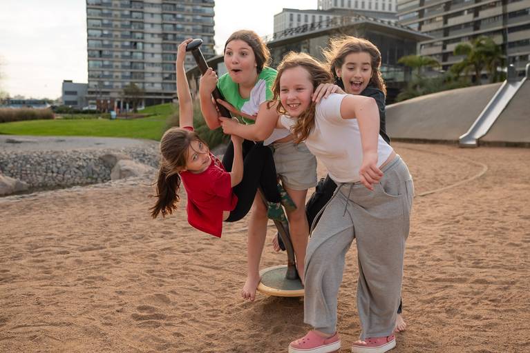 festa infantil – coleção premiada – festa de criança – ensaio de aniversário – festa infantil – festa de criança – Antônia – Piquenique  - Pelotas – Antonio Rocha Fotografias – Fotógrafo de Crianças – Fotógrafo de Evento - balão surpresa – parque una