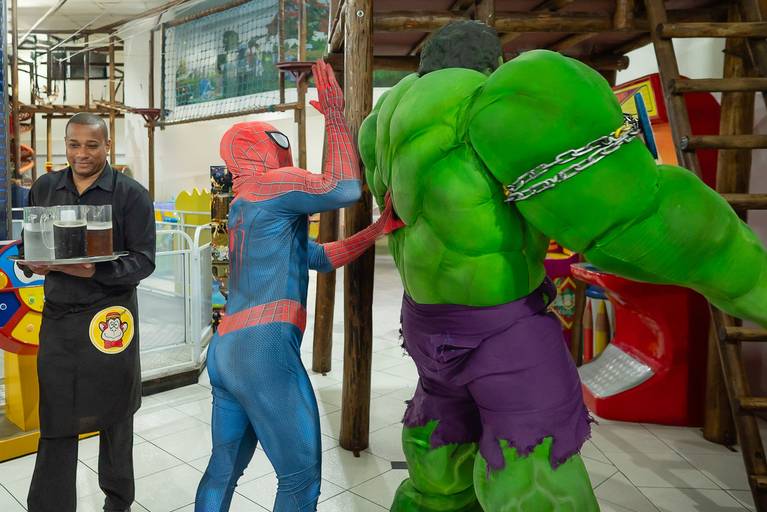 festa infantil – coleção premiada – festa de criança – ensaio de aniversário – festa infantil – festa de criança – Vicente – tio Guigui  - Pelotas – Antonio Rocha Fotografias – Fotógrafo de Crianças – Fotógrafo de Evento – Meu Herói – Homem Aranha - Hulck