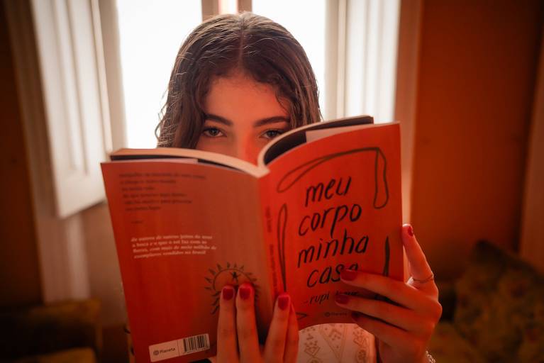 ensaio - debutante - 15 anos - ensaio ao ar livre - cúrcuma café - analu - guitarra - vestido de debutante - vestido da valsa - batuta - musical - book de 15 anos - fotos de 15 anos - fotógrafo de 15 anos - pelotas - antonio rocha fotografias - antiquário