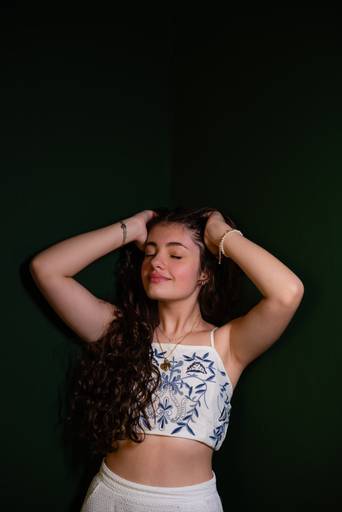 ensaio - debutante - 15 anos - ensaio ao ar livre - cúrcuma café - analu - guitarra - vestido de debutante - vestido da valsa - batuta - musical - book de 15 anos - fotos de 15 anos - fotógrafo de 15 anos - pelotas - antonio rocha fotografias - antiquário