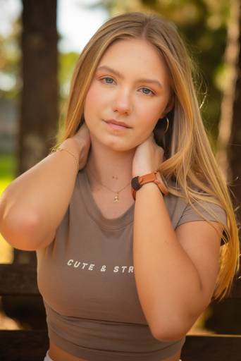 ensaio - debutante - 15 anos - ensaio ao ar livre - chácara da família fiss - maria eduarda - vestido de debutante - vestido da valsa - dança contemporânea - book de 15 anos - fotos de 15 anos - fotógrafo de 15 anos - pelotas - antonio rocha fotografias