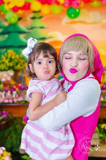 fotografia de festa infantil Uberaba masha e o urso menina