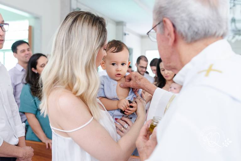 batizado Uberaba minas gerais igreja ressurreição unção peito