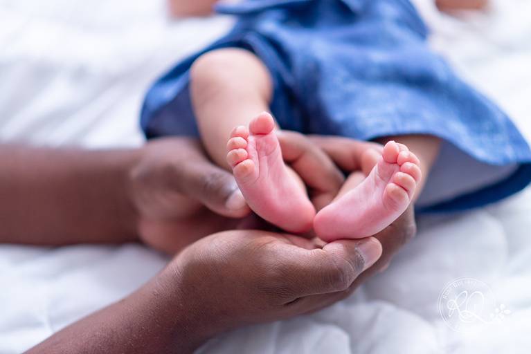 ensaio infantil ensaio lifestyle quartinho do bebê primeiros meses-pezinhos