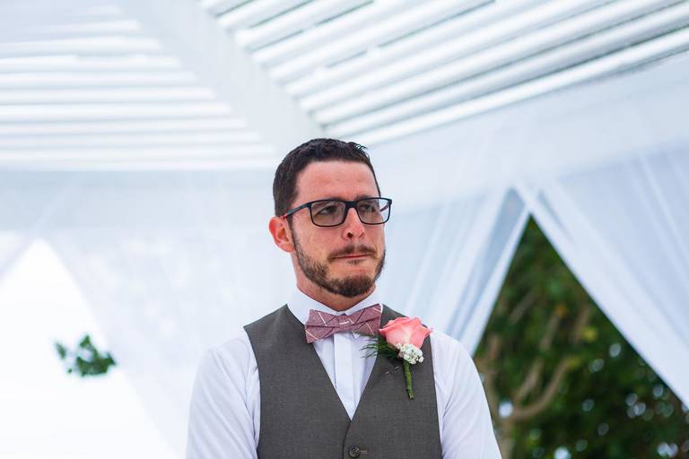 Casamento Destination Wedding da Renata e do Kleiton na República Dominicana por Vinícius Vogel Fotógrafo de Casamento Porto Alegre, Serra Gaúcha, Destination Wedding, noivo emocionado