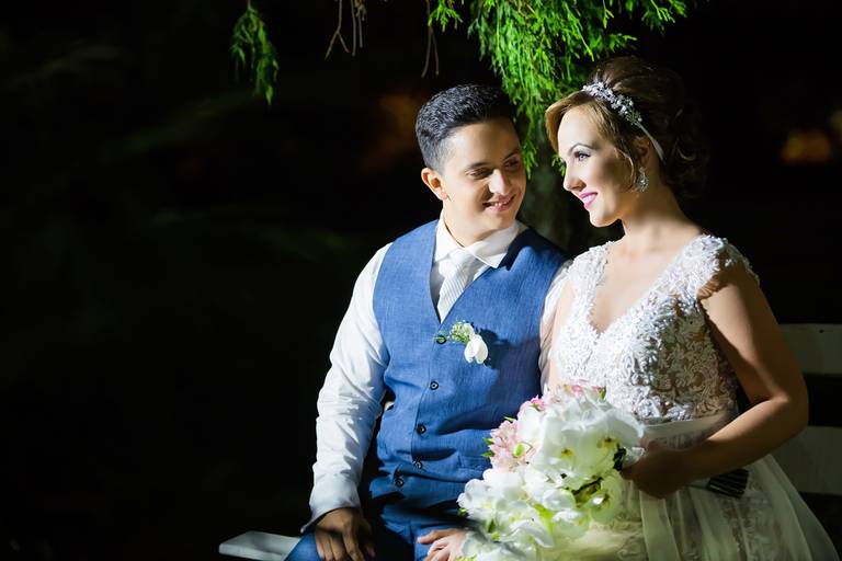 Noivos em fotos externas