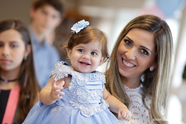 mae e filha sorrindo