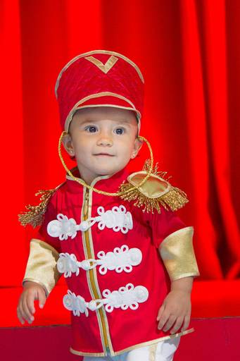 criança fantasiada de soldado