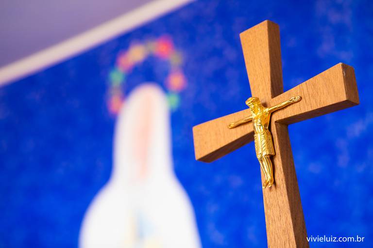 Imagem de Cristo crucificado na Igreja