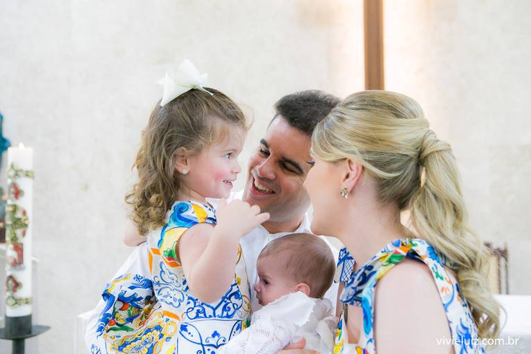 momento em família no batizado