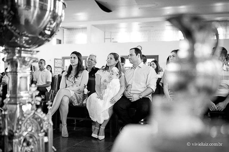 família reunida no batizado