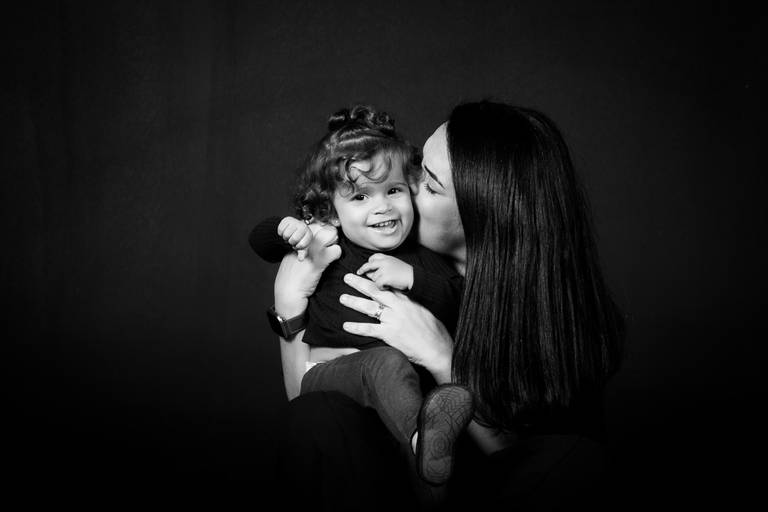 ma ebeijando a filha