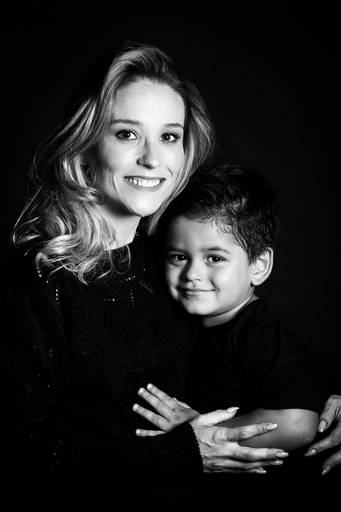 mae e filho sorrindo