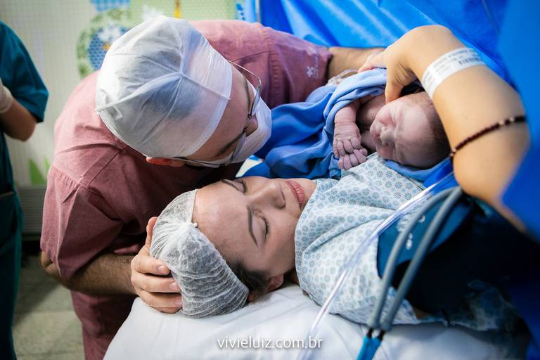 Pais com o recém nascido