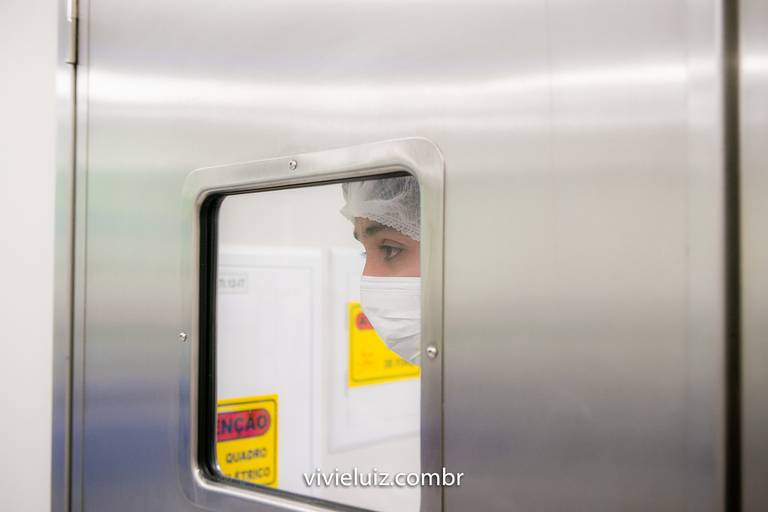 pai a espera do filho recém nascido