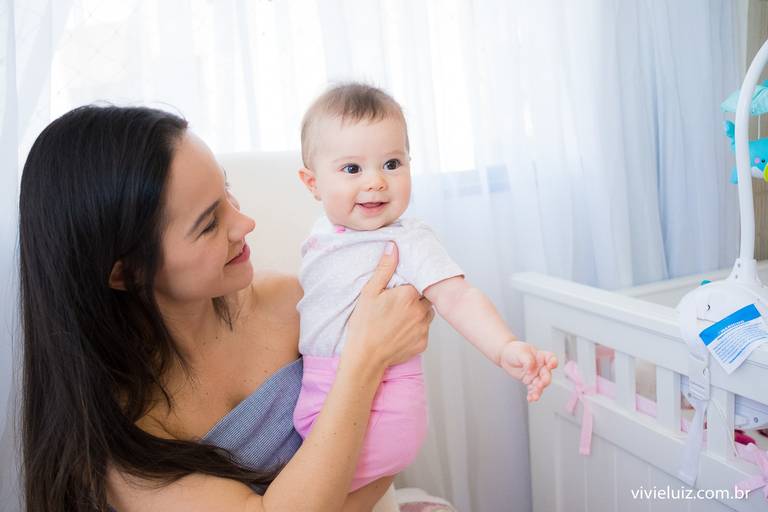 abraço de mãe filha