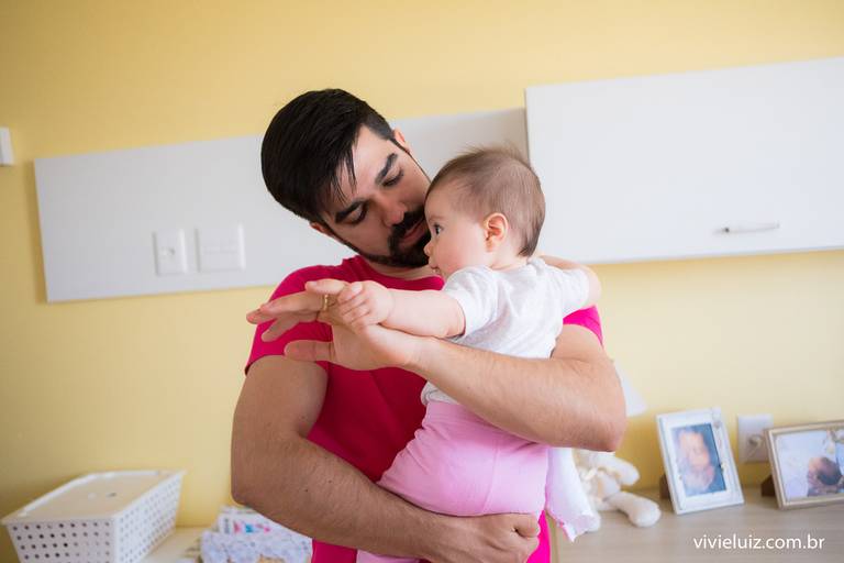 abraço de pai e filha