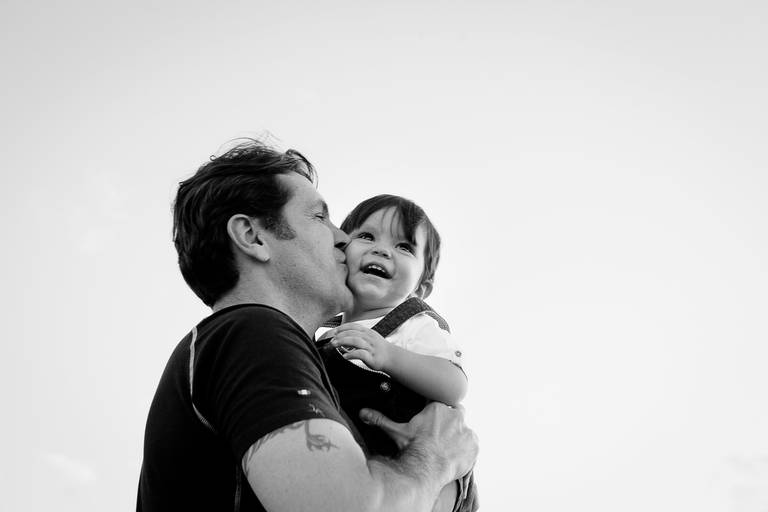 beijo do pai na filha