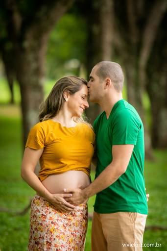marido e mulher grávida