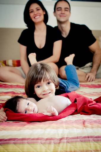 irmão com irmã recém nascida