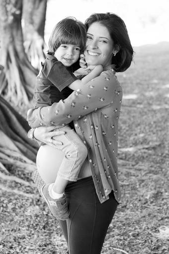 abraço de mãe e filho