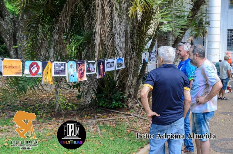 grupoimagem.escolafotografia O Grupo Imagem Núcleo de
Fotografia e Vídeo, participou da Ocupação Artística no
ultimo dia 15/11/2022, esse evento foi uma singela
homenagem aos artistas já falecidos que atuaram em
Sorocaba nos últimos 100 anos.