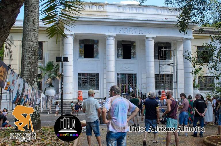 grupoimagem.escolafotografia O Grupo Imagem Núcleo de
Fotografia e Vídeo, participou da Ocupação Artística no
ultimo dia 15/11/2022, esse evento foi uma singela
homenagem aos artistas já falecidos que atuaram em
Sorocaba nos últimos 100 anos.