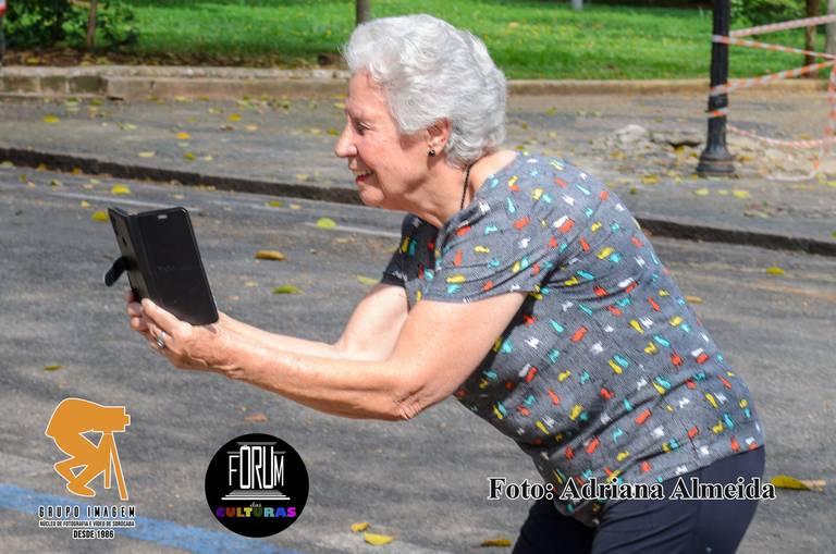 grupoimagem.escolafotografia O Grupo Imagem Núcleo de
Fotografia e Vídeo, participou da Ocupação Artística no
ultimo dia 15/11/2022, esse evento foi uma singela
homenagem aos artistas já falecidos que atuaram em
Sorocaba nos últimos 100 anos.
