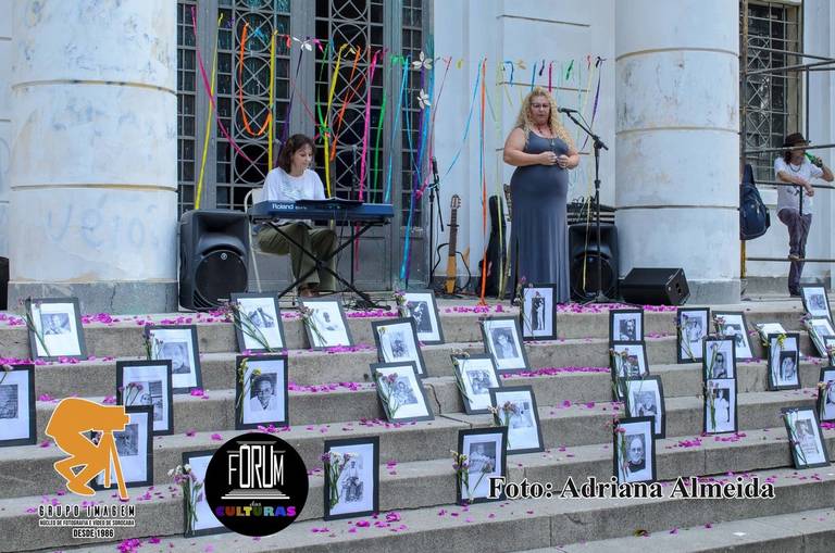 grupoimagem.escolafotografia O Grupo Imagem Núcleo de
Fotografia e Vídeo, participou da Ocupação Artística no
ultimo dia 15/11/2022, esse evento foi uma singela
homenagem aos artistas já falecidos que atuaram em
Sorocaba nos últimos 100 anos.