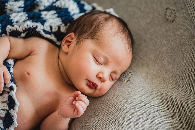Sessão fotográfica recém nascido em Barcelos, Portugal
