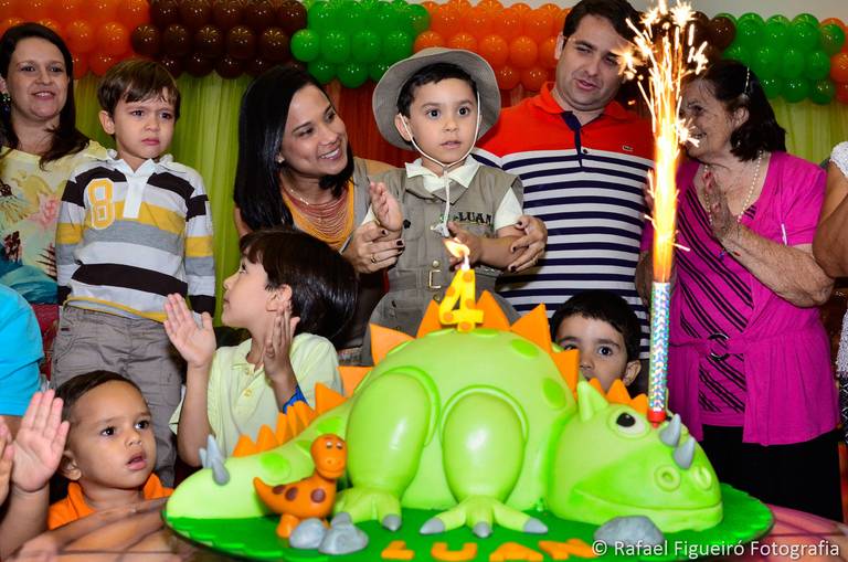 Crianca sorindo gargalhada rosa monster hi festa infantil fotografia infantil fotografo recife