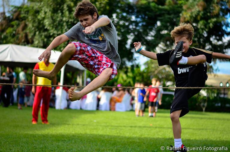 Crianca sorindo gargalhada rosa monster hi festa infantil fotografia infantil fotografo recife