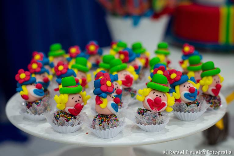 Crianca sorindo gargalhada rosa monster hi festa infantil fotografia infantil fotografo recife