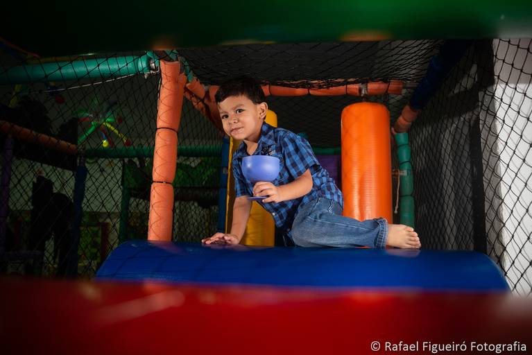 Crianca sorindo gargalhada rosa monster hi festa infantil fotografia infantil fotografo recife