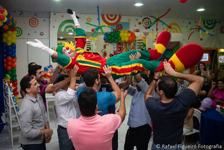 Crianca sorindo gargalhada rosa monster hi festa infantil fotografia infantil fotografo recife