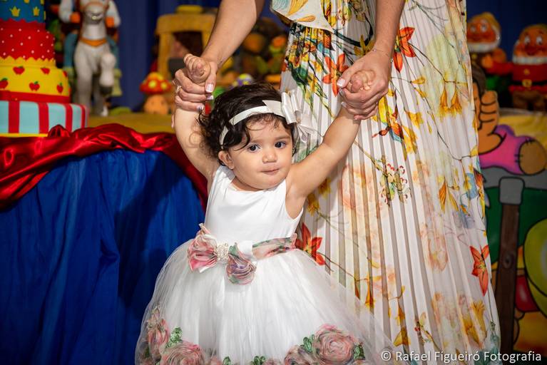 Crianca sorindo gargalhada rosa monster hi festa infantil fotografia infantil fotografo recife